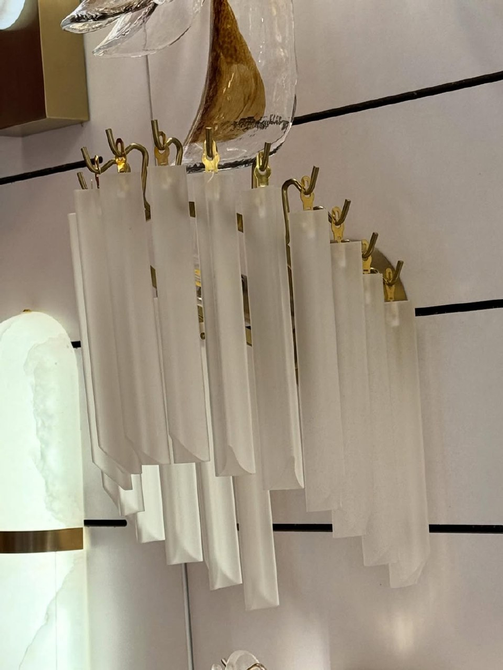 Элегантное бра с мягким рассеянным светом ✨