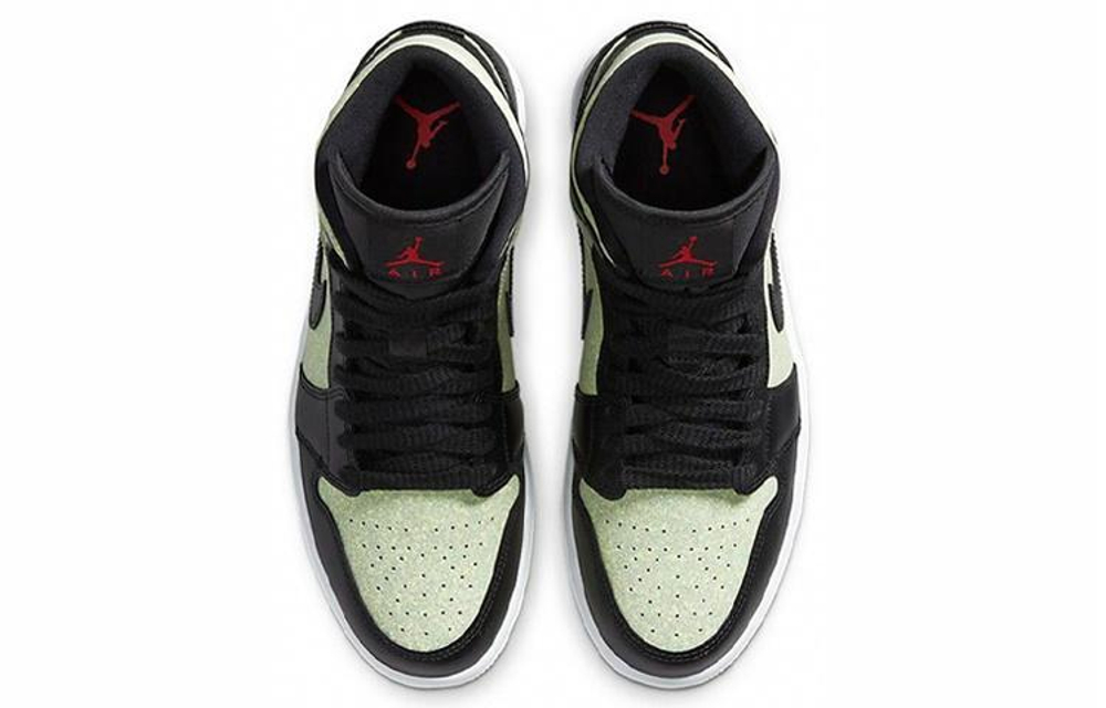 Кроссовки Jordan Air Jordan 1 Mid (Женская размерная сетка)
