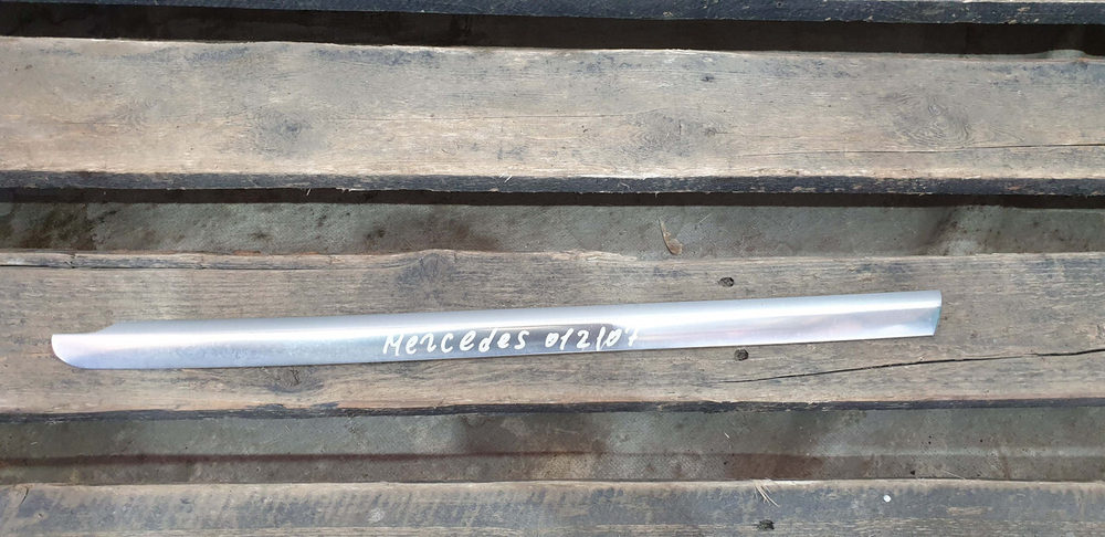 Накладка стекла заднего правого Mercedes GLC (X253) 15-нв Б/У Оригинал A2536700222