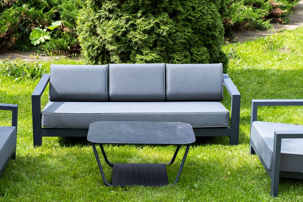 "Гранада" лаунж-зона из алюминия со столиком из HPL