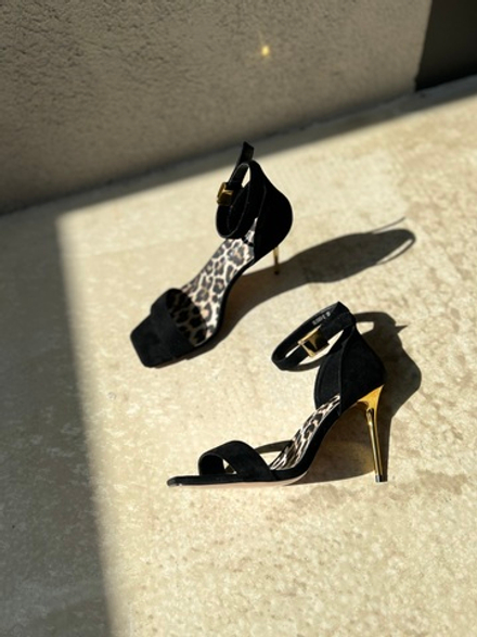 Босоножки изящные