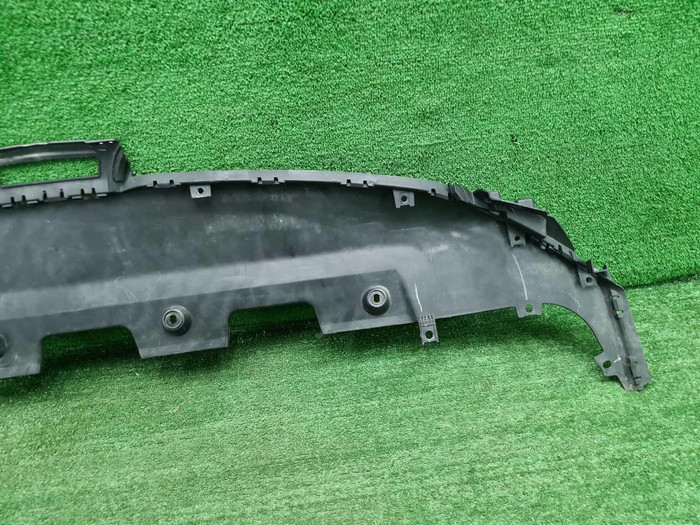 Юбка переднего бампера Hongqi HS3 (2023-н.в.)