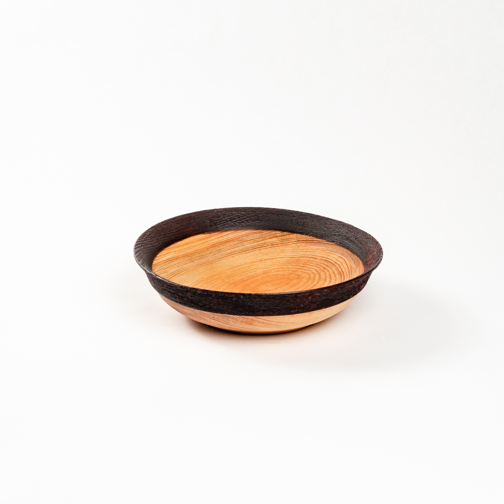 Деревянная глубокая тарелка из древесины сибирского кедра. T198