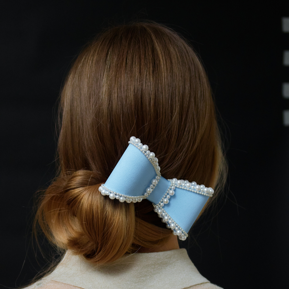 Бант-бабочка голубой с жемчужным декором