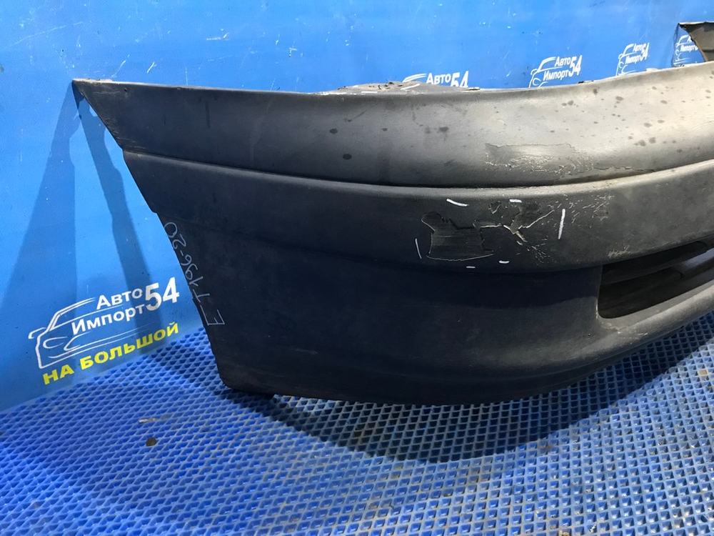 Бампер передний TOYOTA CALDINA 1996