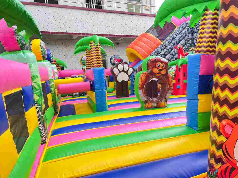 Коммерческий надувной батут «В гостях у зебры», 8*8*6 м