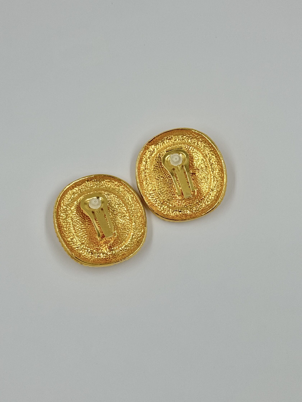 Клипсы с красной эмалью