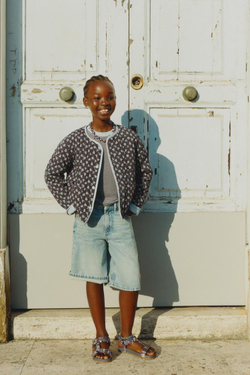 ZARA СТЕГАНАЯ КУРТКА С ЦВЕТОЧНЫМ ПРИНТОМ, КОРИЧНЕВЫЙ