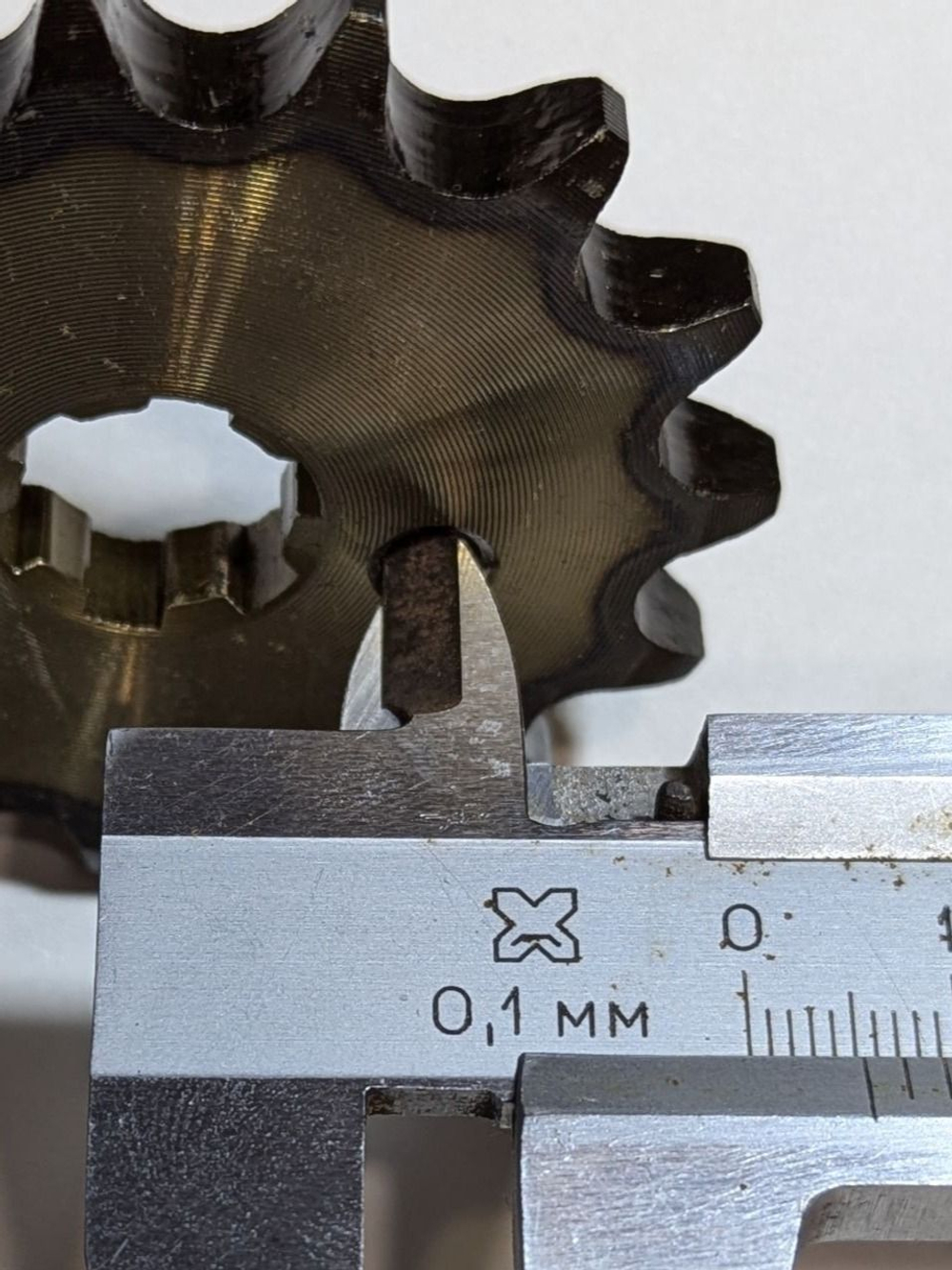 Звезда ведущая 428-15 (17 мм, сталь, закаленные зубья) для питбайков