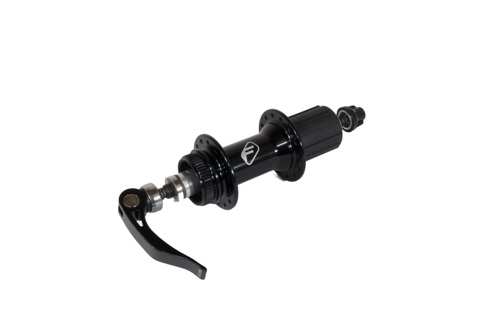 Втулка задняя FORMULA RD, алюм., под СL под Disk, 6 б., под касc 10/11 ск. эксц, 28 отв, ось 135x145