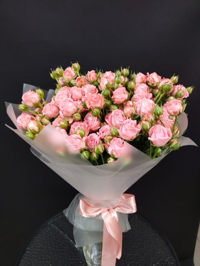 Букет из кустовых роз