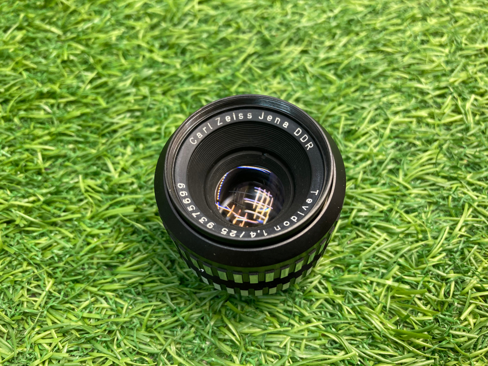 Carl Zeiss Jena Tevidon 1.4/25mm