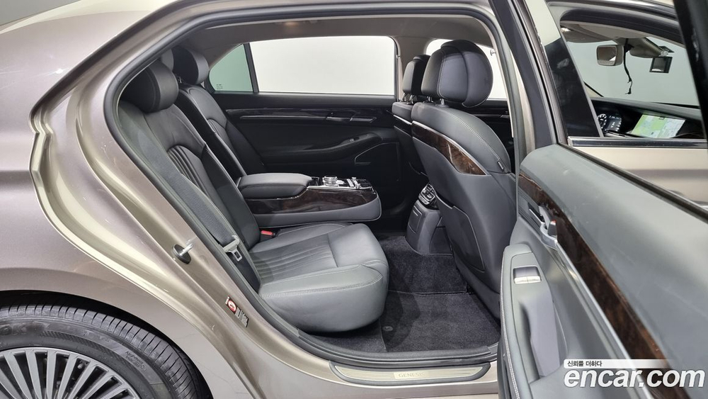 Genesis G90 3.8 (04.2020)
