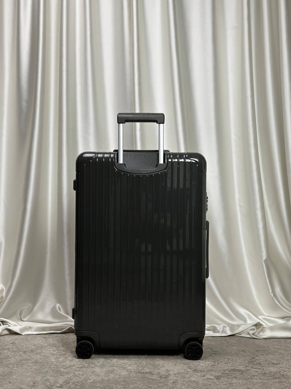 Чемодан Rimowa L, арт. 477563507