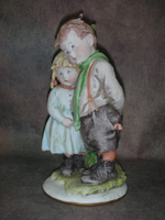 Статуэтка. Фарфор. Брат и сестра. Capodimonte. Италия