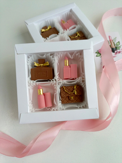 Комплимент из шоколада ручной работы " Женские штучки"