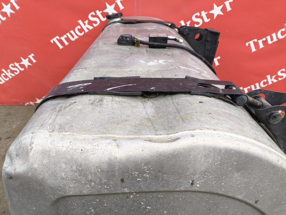 Бак топливный 610L