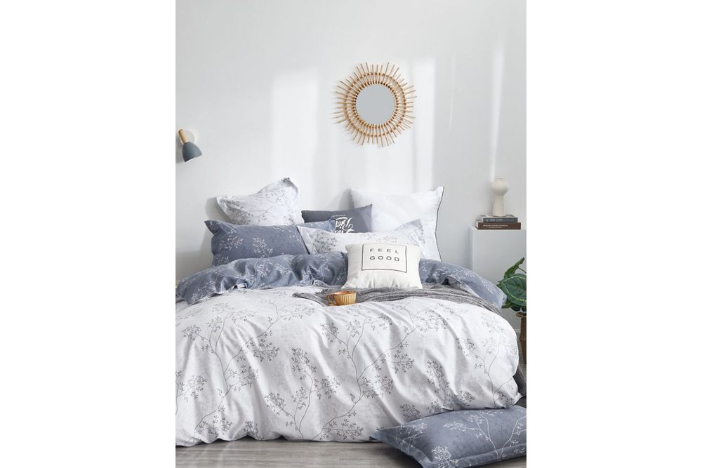 Постельное белье GoodNight Сатин Делюкс 77 с компаньоном дуэт (с нав. 50х70)