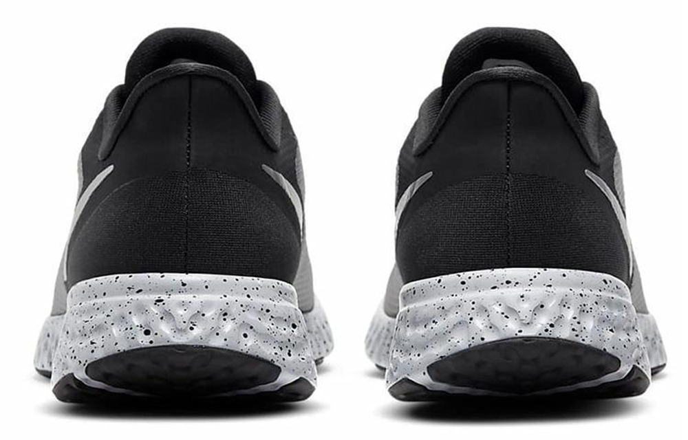 Кроссовки Nike Revolution 5