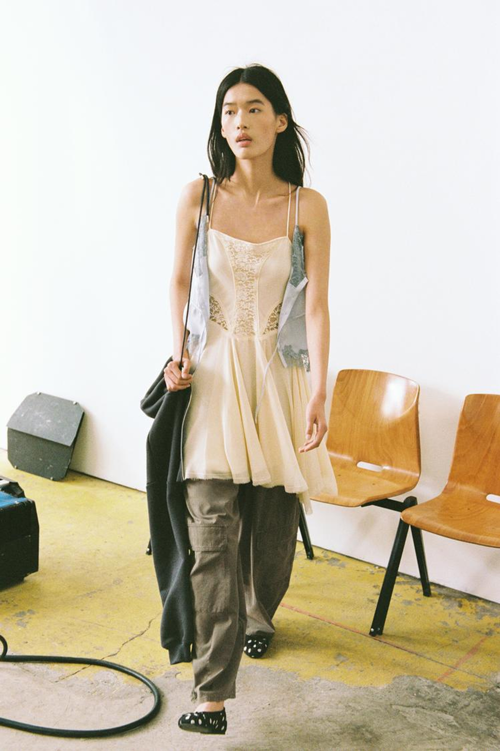 ZARA КОРОТКОЕ ПЛАТЬЕ ГОДЕ С КРУЖЕВОМ, ЭКРЮ