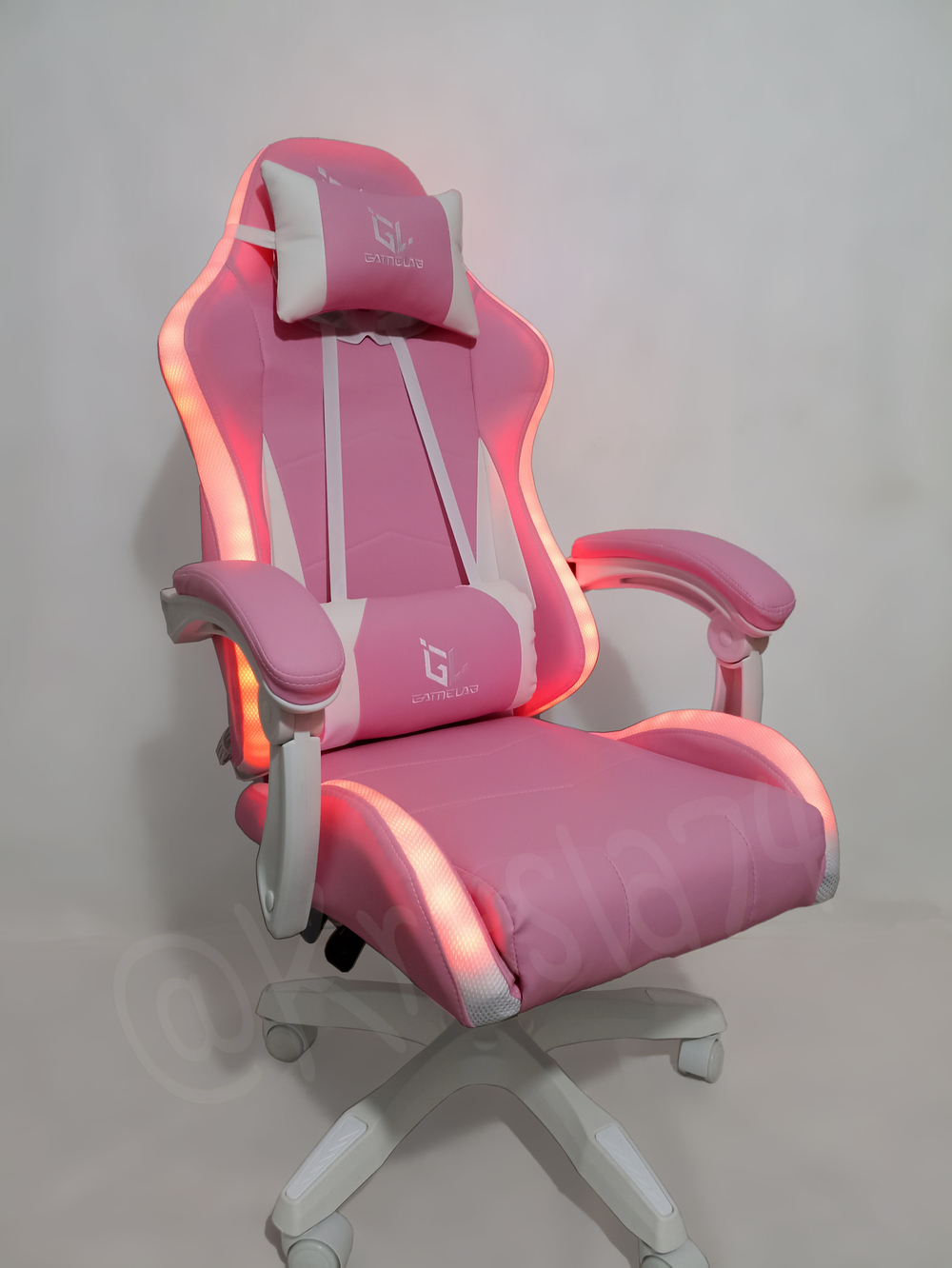 Геймерское кресло с RGB подсветкой розовое