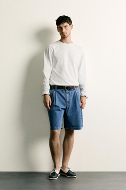 ZARA ДЖИНСОВЫЕ ШОРТЫ REGULAR FIT СО СКЛАДКАМИ, ВЫЦВЕТШИЙ СИНИЙ