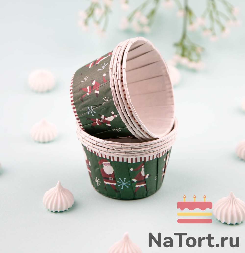Формы бумажные с ламинацией «Маффин» 50х40 мм (Зеленые с дедом морозом) 100 шт