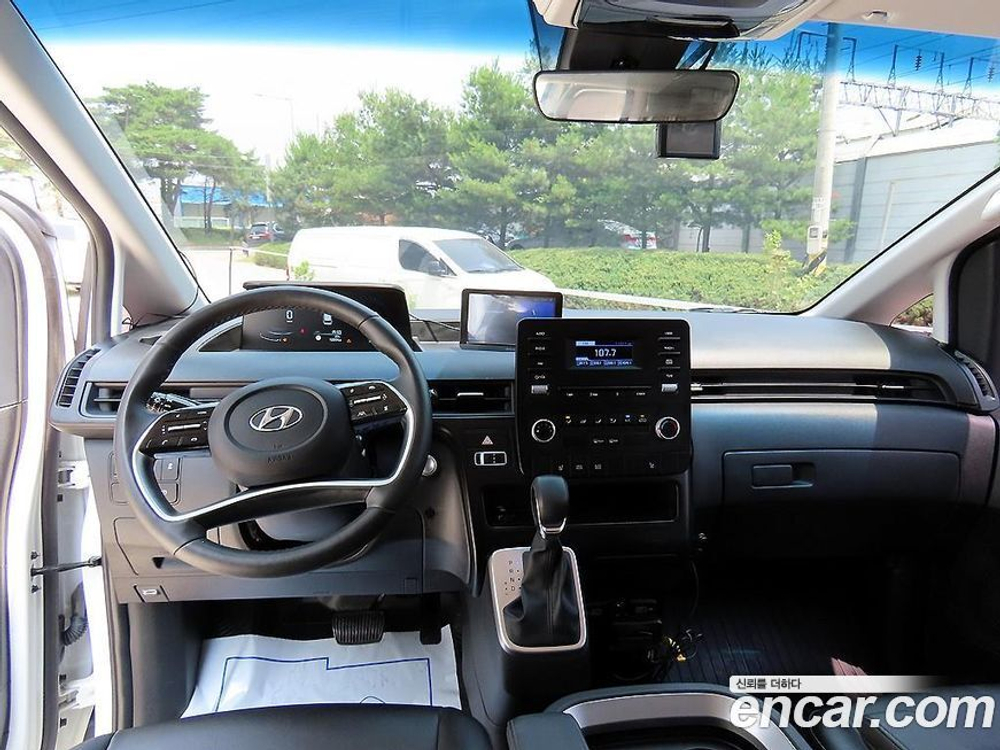 Hyundai Staria Cargo 5-и местный (12.2021)