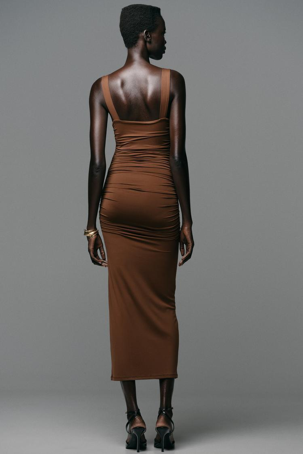 ZARA ПЛАТЬЕ ИЗ ПОЛИАМИДА С РАКУШКОЙ, КОРИЧНЕВЫЙ