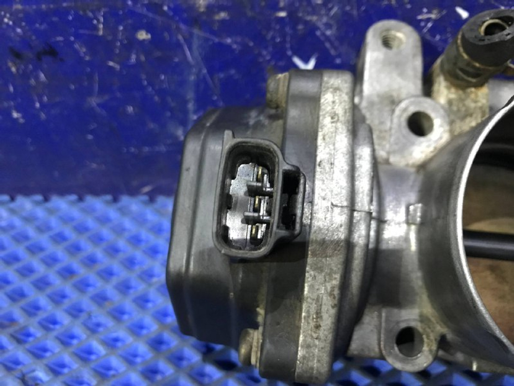 Дроссельная заслонка MITSUBISHI DIAMANTE 2000