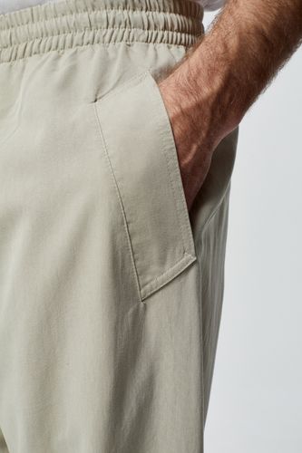 Бежевый костюм-тройка HEATHEN