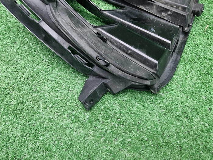 Накладка ПТФ правая Kia K5 (2019-2023)