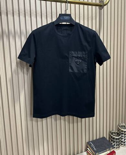 Футболка Prada