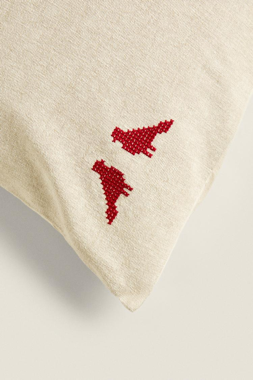 ZARA HOME ЧЕХОЛ ДЛЯ ДЕКОРАТИВНОЙ ПОДУШКИ С ВЫШИВКОЙ «ПТИЦЫ», СВЕТЛО-БЕЖЕВЫЙ