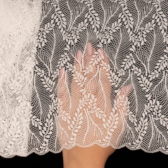 Кружево эластичное молочное 23 см, веточки