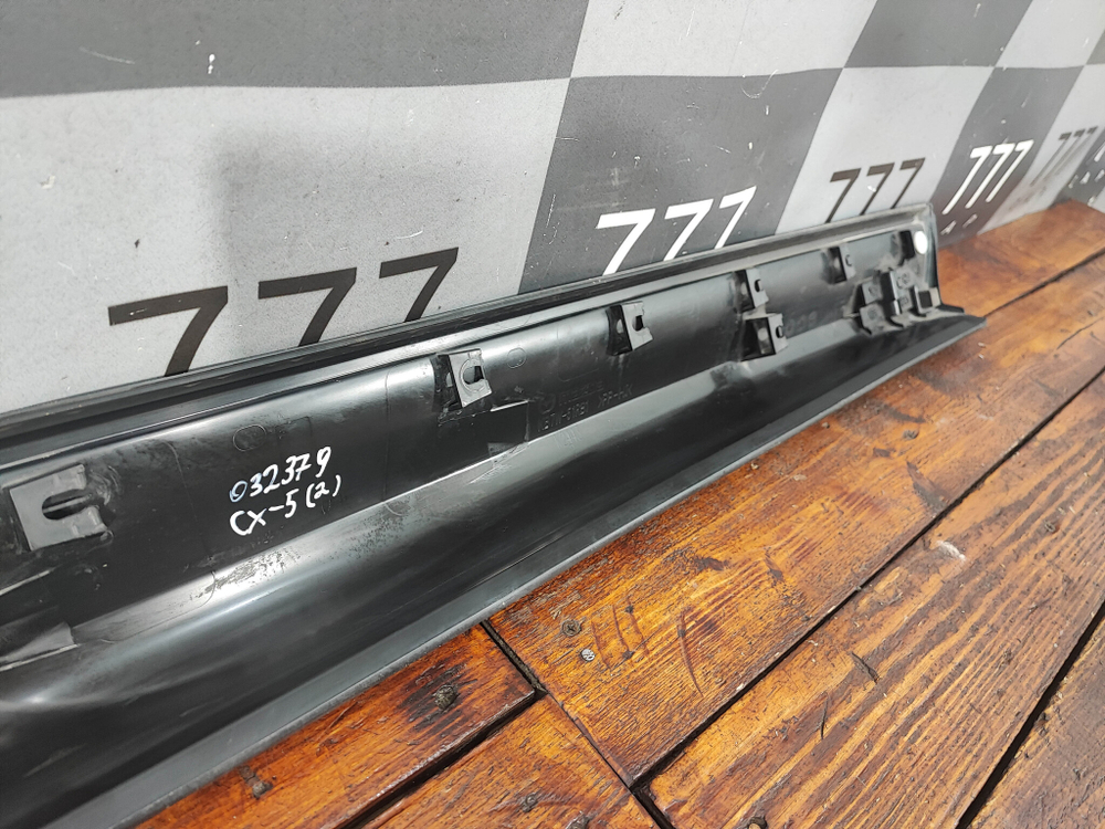 Накладка двери передней левой Mazda CX-5 2 (KF) 17-нв Б/У Оригинал KB7W51RB0E