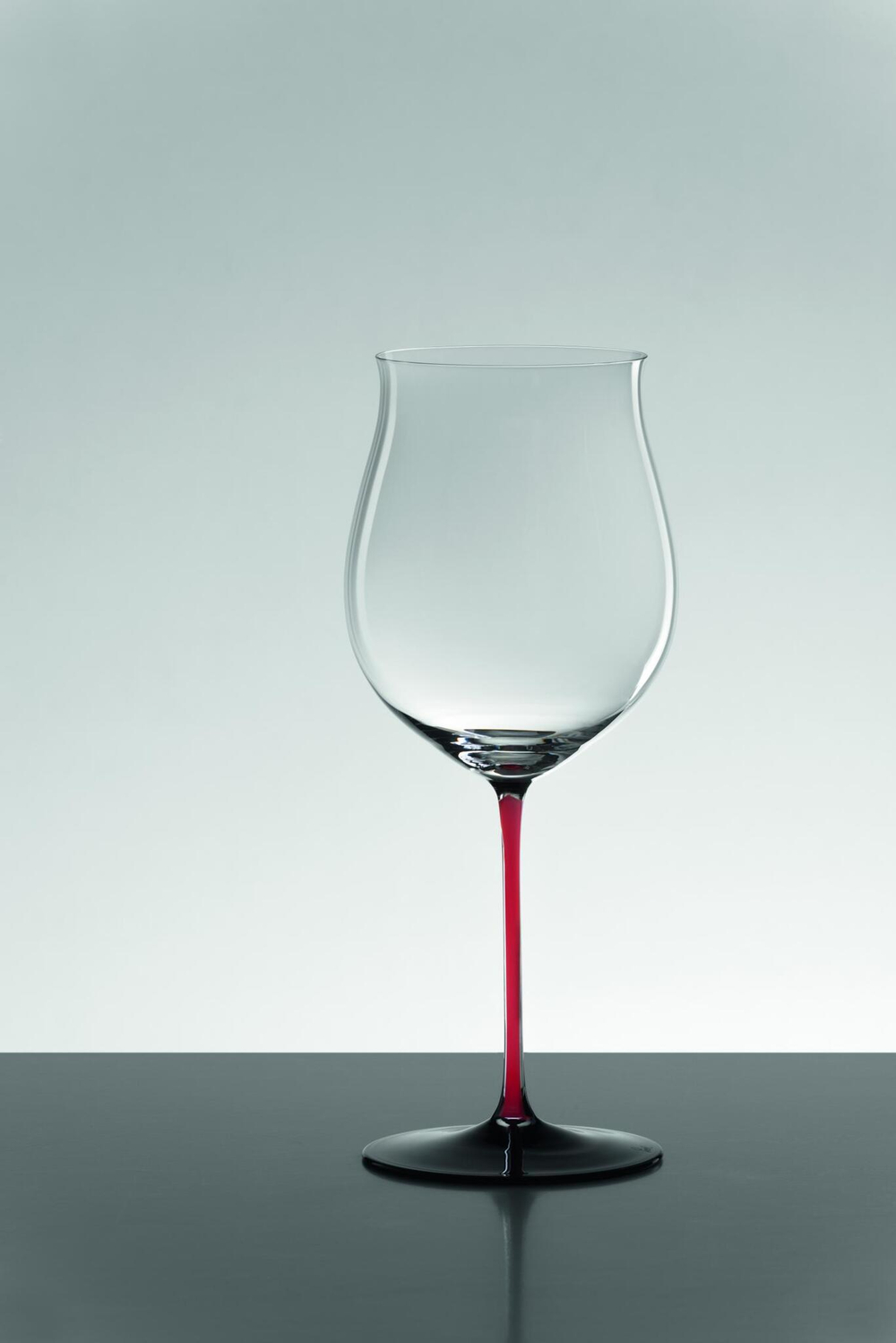 Бокал для красного вина Bourgundy Grand Cru  1050 мл Sommeliers Black Series  Riedel