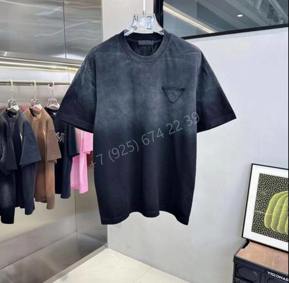 Футболка Prada