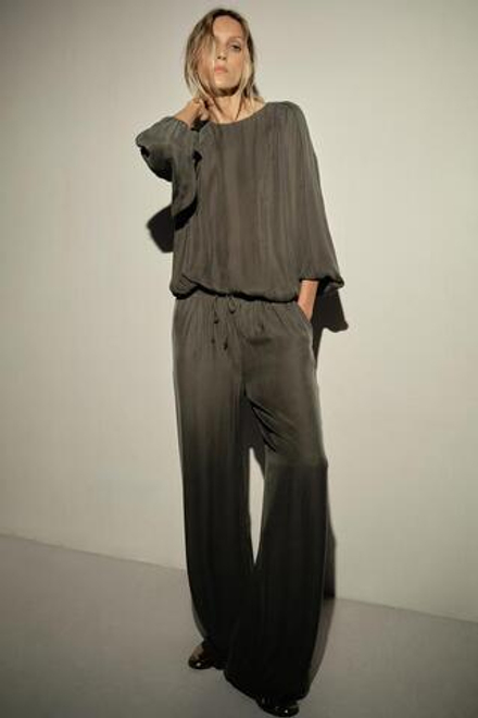 ZARA БРЮКИ ИЗ СТРУЯЩЕЙСЯ ТКАНИ — ZW COLLECTION, СЕРЫЙ