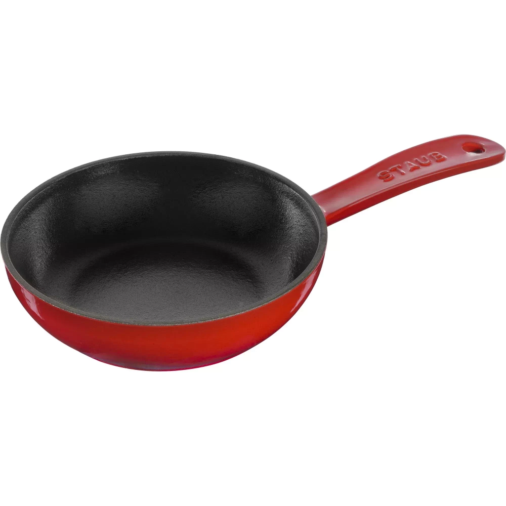 STAUB - Сковорода чугунная 16см красная. / артикул   40501-146-0  / GTIN 3272340037146