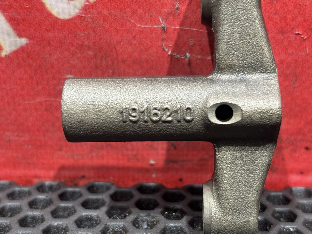 Коромысло клапана 2021г.