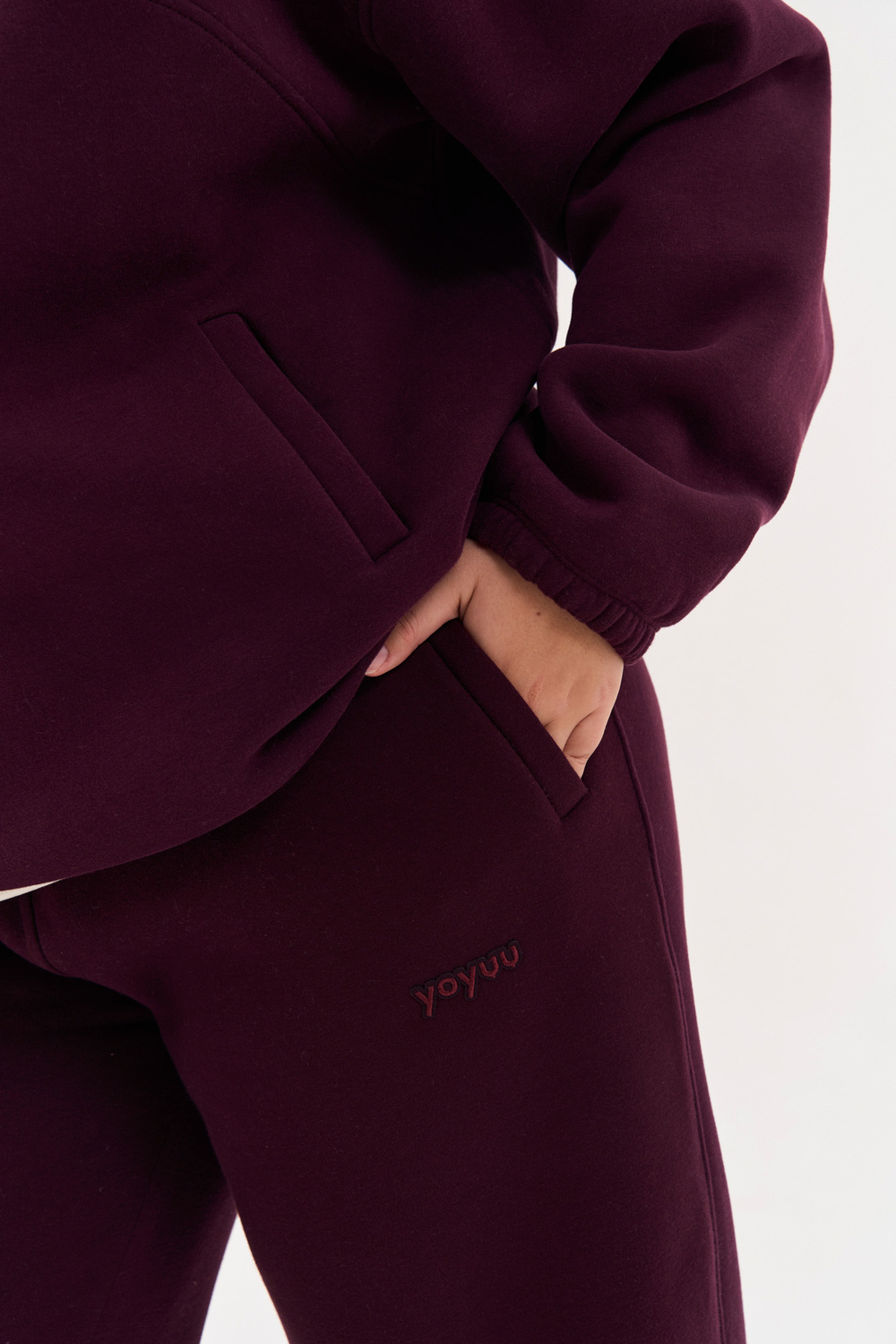 Свитшот с воротником на кнопках из футера с начесом в винном цвете