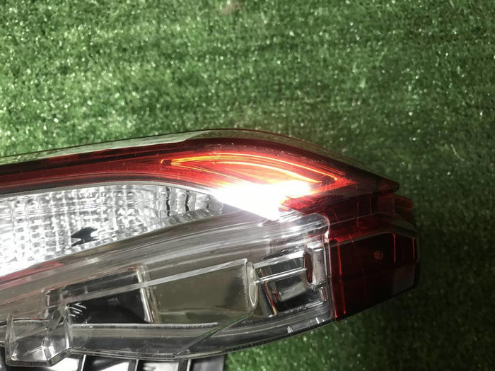 Фонарь левый внутренний Toyota C-HR 1 (2019-2023)