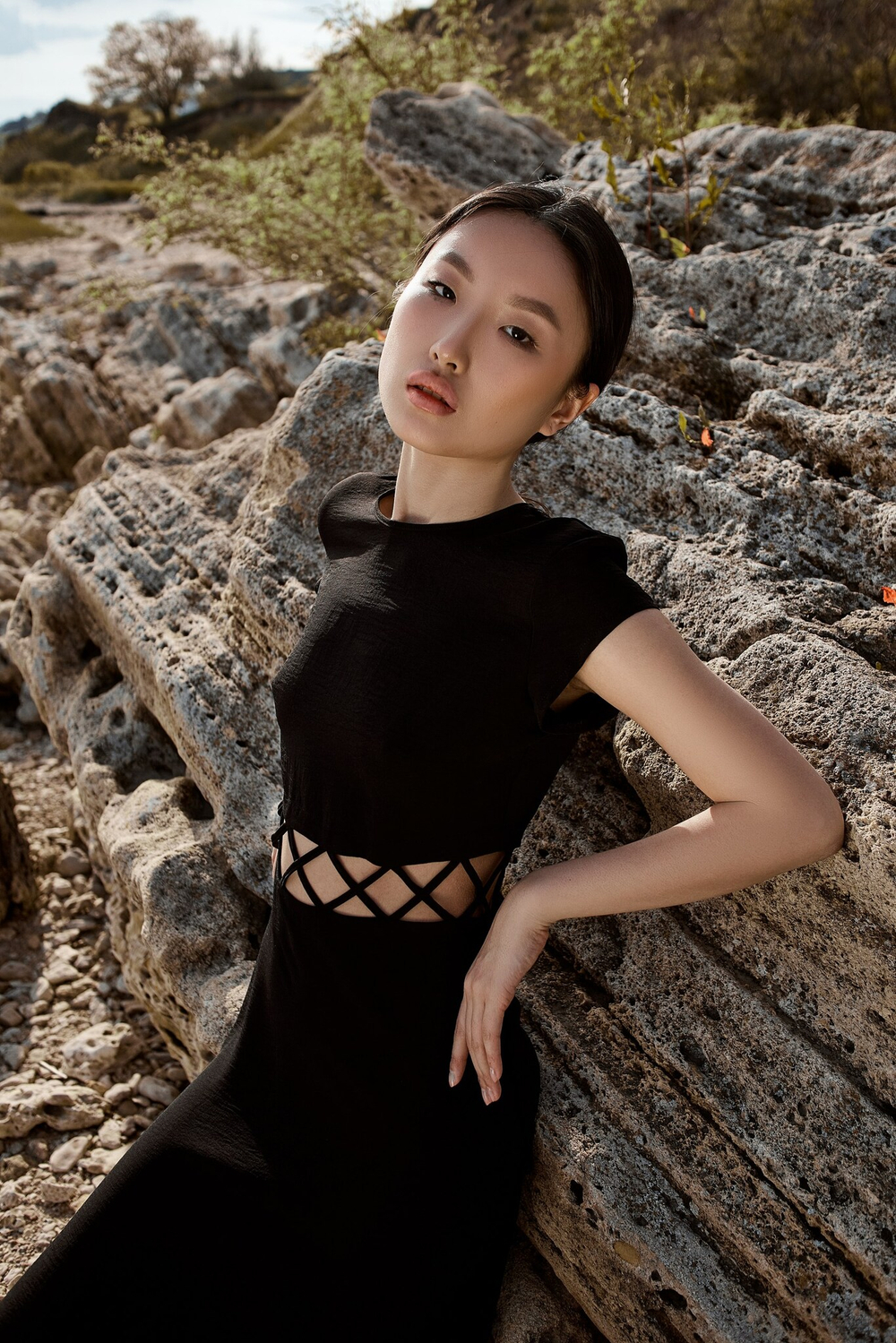 ПЛАТЬЕ КРЕСТИКИ ЧЕРНОГО ЦВЕТА