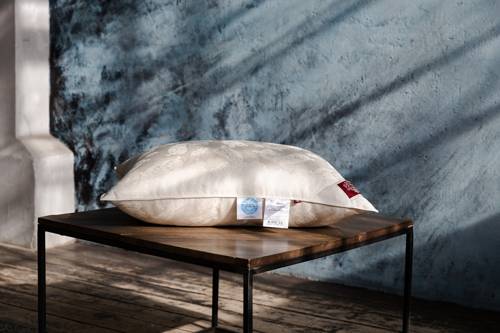 Подушка средняя 50х68 German Grass Downline Silk Down Grass