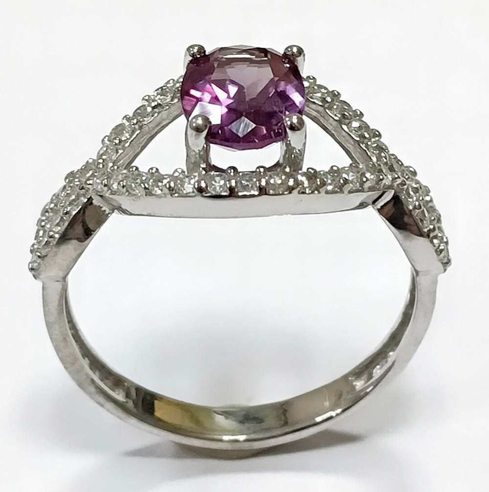 Ювелирное кольцо из серебра 925 пробы,вставка александрит,фианиты,размер 17.5