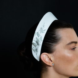 Кокошник S белый с бабочками