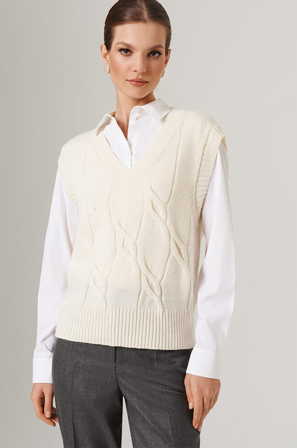 23092 Жилет женский (молочный)