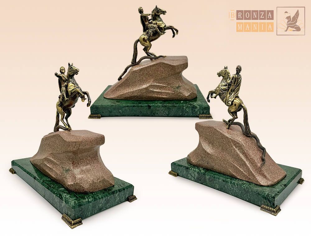 статуэтка Медный всадник Гранит на постаменте