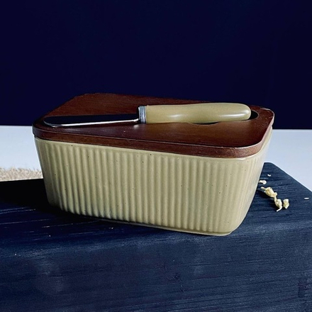 Lenardi 235-126 Масленка 14см с ножом TROPICAL в под.уп.(х24)